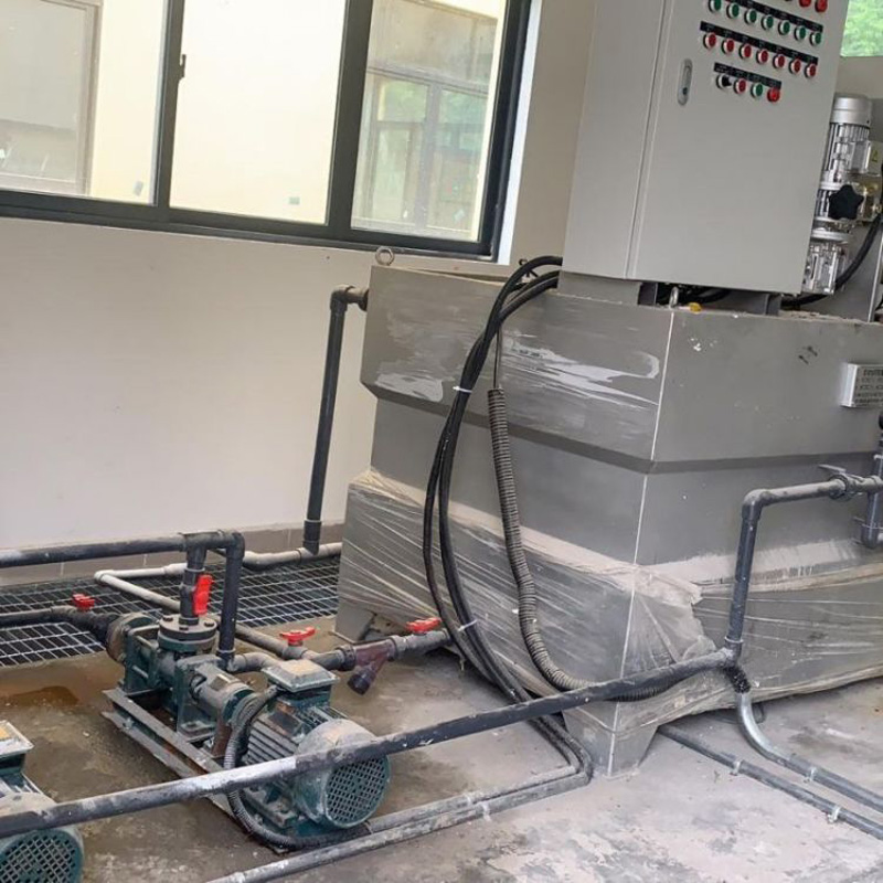 羅茨鼓風(fēng)機(jī)的結(jié)構(gòu)與工作原理？